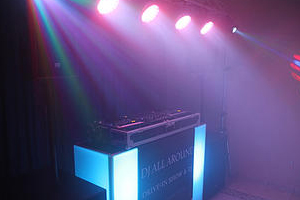 Dj drive in show huren van een dj
