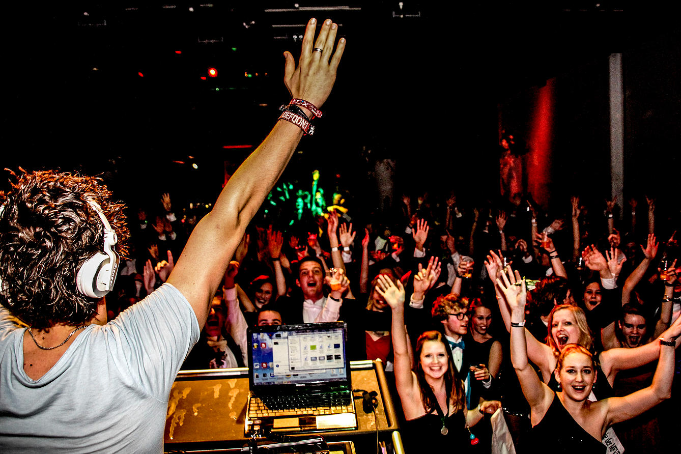 schoolfeest Dj huren huren van een dj