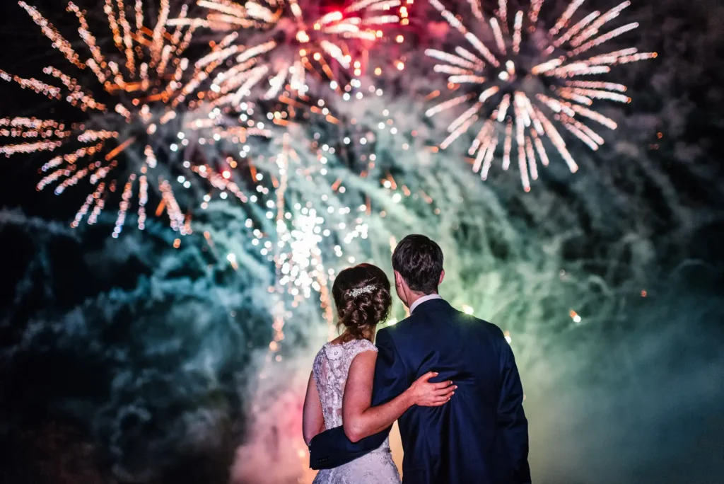 Je bruiloft afsluiten met vuurwerk | allround dj service