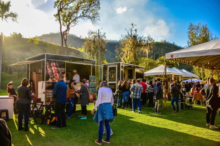 Foodtruck op een feest | allround dj service
