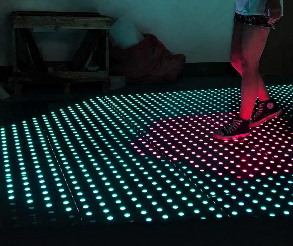 Interactieve verlichte dansvloer | allround dj service