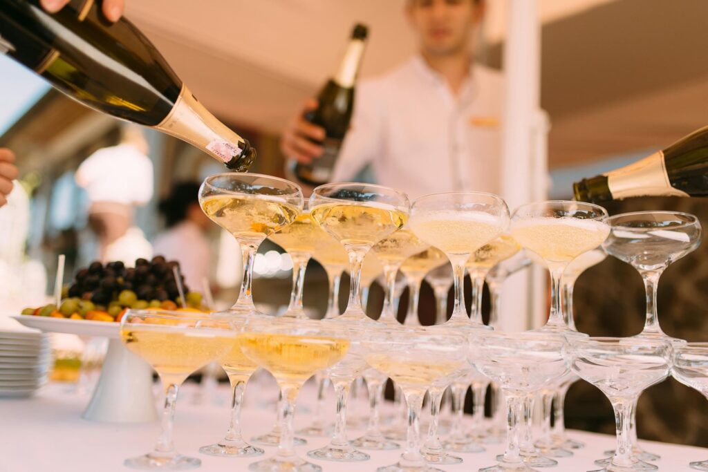 Champagne toren op een bruiloft | allround dj service