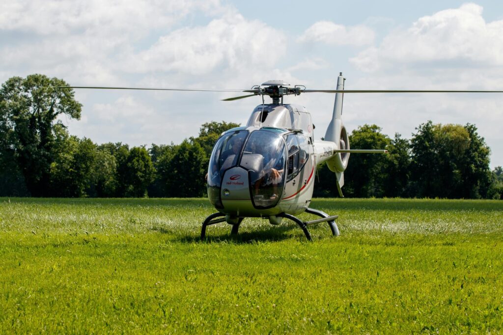 Helikopter aankomst op een bruiloft | allround dj service