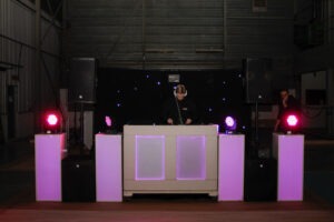 Wat moet je weten voordat je een dj boekt voor een evenement?