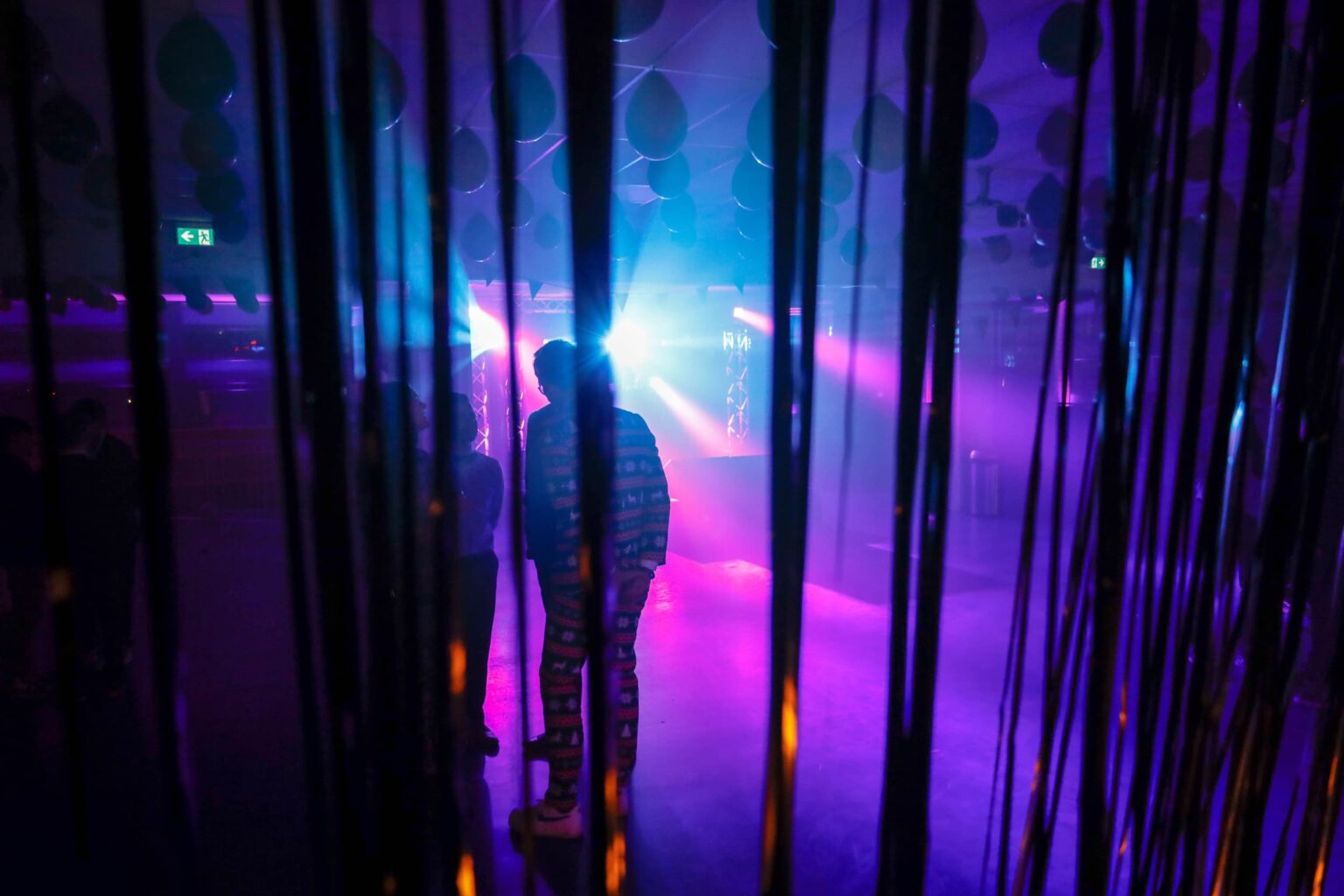 Feestelijke sfeer met kleurrijke lichten